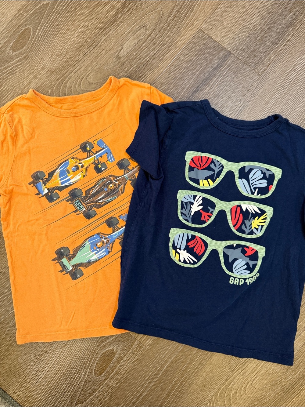 Set of 2 | Gap Kids Boys Orange Race Car Blue Sunglasses Tees - size Small/S